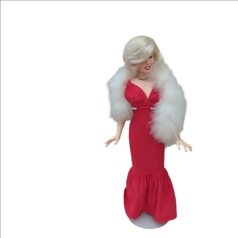Vintage 1983 Marilyn Monroe Doll 17 Inch With Display